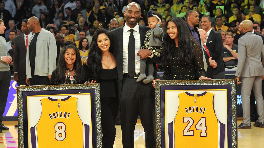 Kobe Bryant et sa famille au match des Lakers