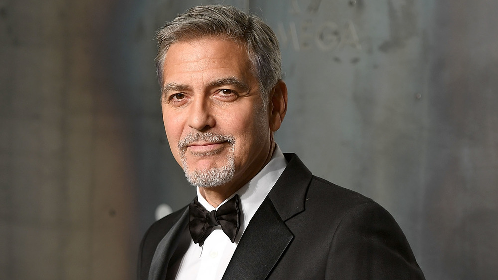 George Clooney a l'air pimpant dans un smoking 