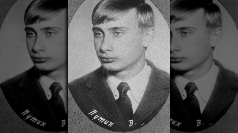 Vladimir Poutine en veste et cravate en 1970