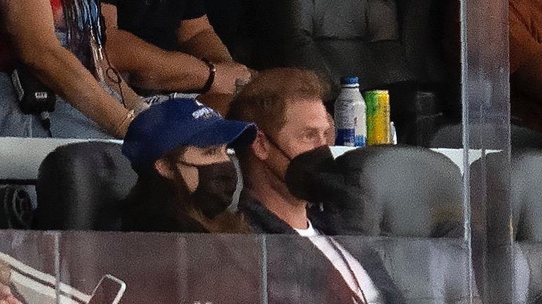 Le prince Harry et la princesse Eugénie regardent le Super Bowl