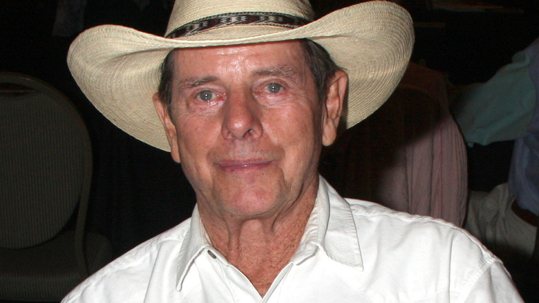 Peter Brown portant un chapeau de cow-boy 