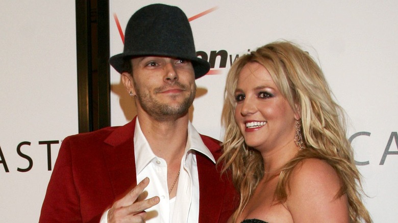 Kevin Federline avec Britney Spears sur le tapis rouge