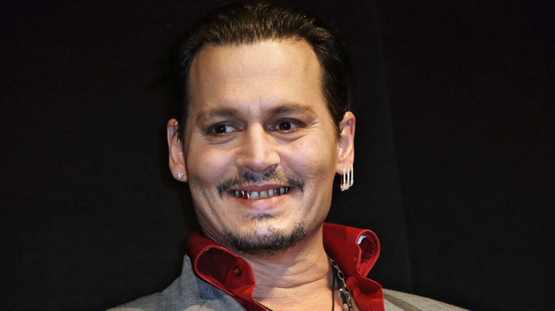 Johnny Depp souriant