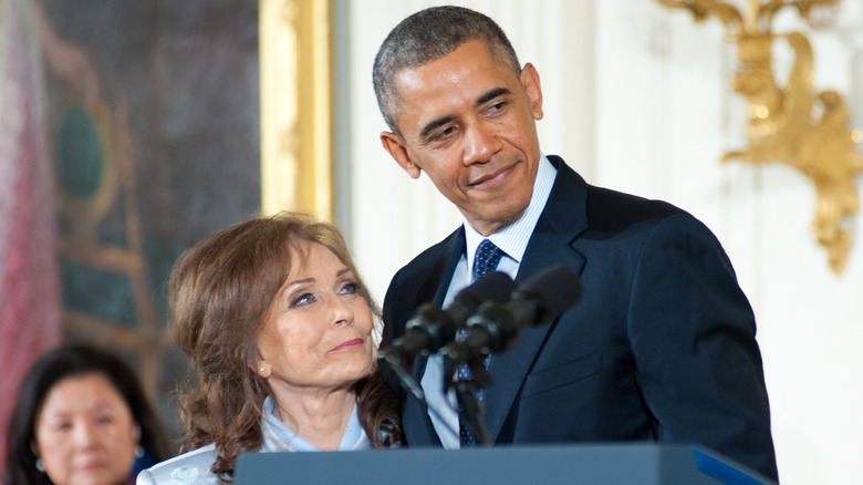 Loretta Lynn avec le président Obama 2013