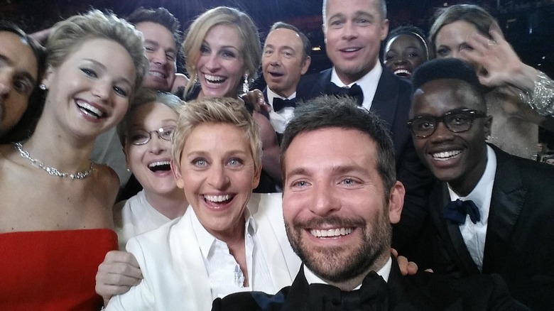 Ellen DeGeneres célèbre selfie aux Oscars