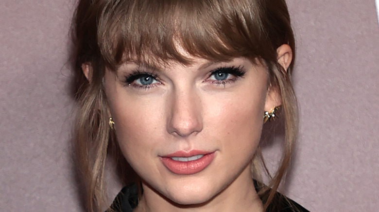 Taylor Swift souriant