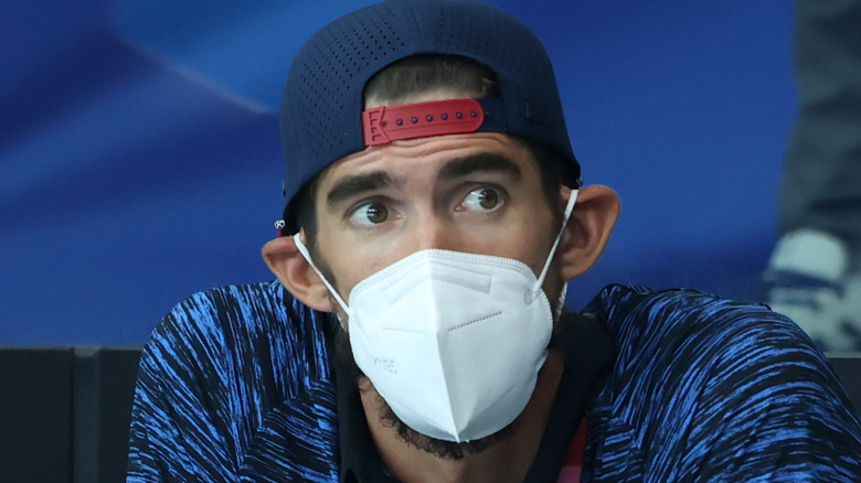Michael Phelps semble inquiet 