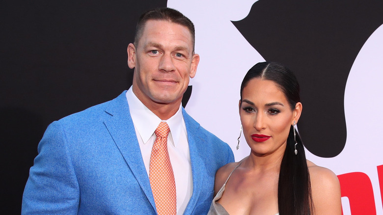 John Cena et Nikki Bella sur le tapis rouge