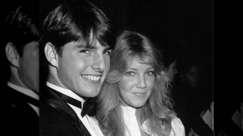Tom Cruise et Heather Locklear souriant 