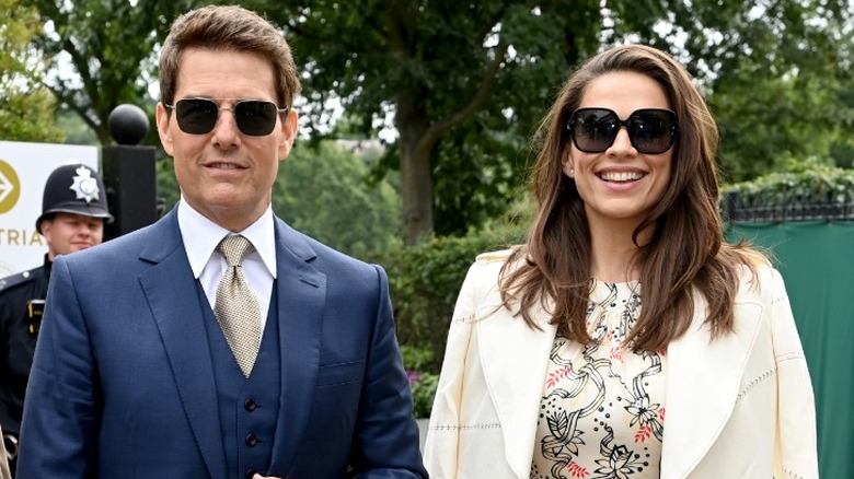 Tom Cruise et Haley Atwell portant des lunettes de soleil