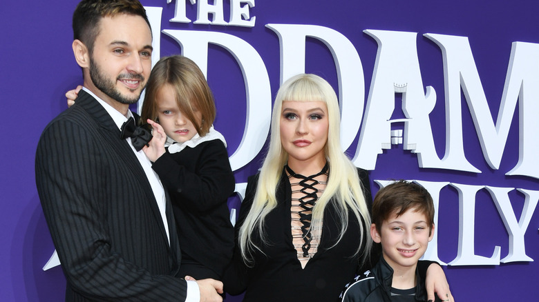 Christina Aguilera et Jordan Bratman avec des enfants