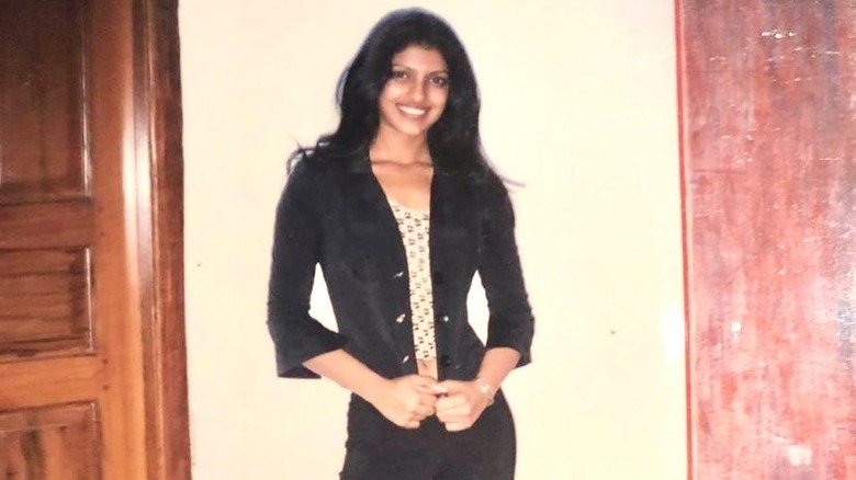 Priyanka Chopra souriante