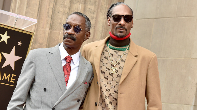 Vernell Varnado, Snoop Dogg posant