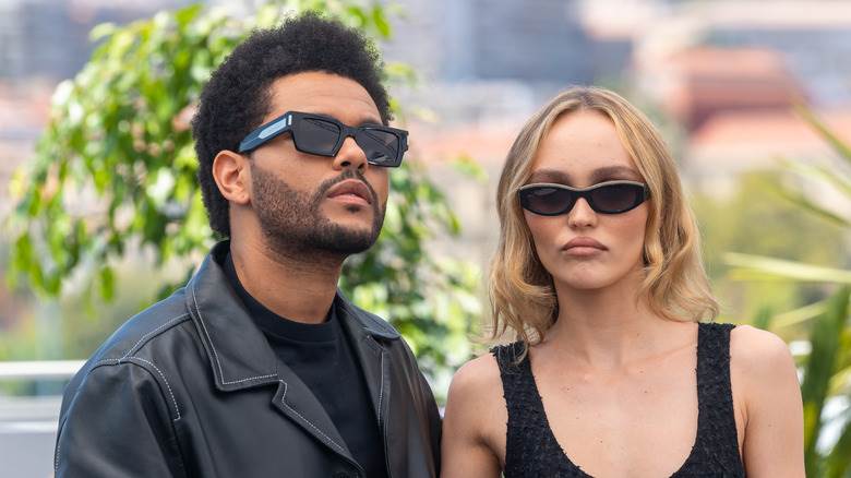 Lily-Rose Depp et The Weeknd font la promotion des lunettes
