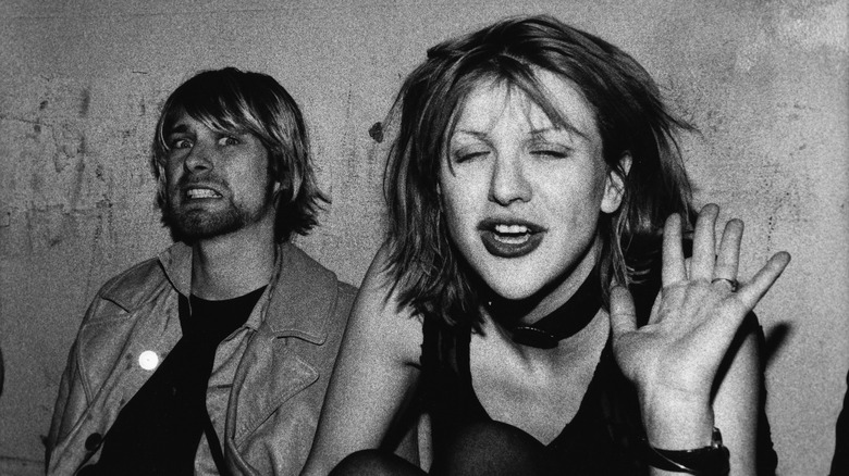 Kurt Cobain et Courtney Love réagissent devant la caméra